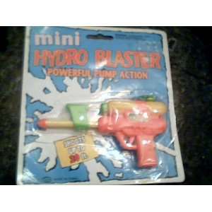   Up to 20 Ft. (Mini Super Soaker Clone Miniature Toy Gun) Toys & Games