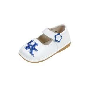  Squeak Me Shoes 3321 Girls Kentucky Mary Jane Size: 4 