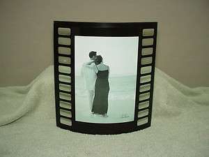 CURVED GLASS FRAME FOR A 5 x 7 PHOTOGRAPH, BLACK  