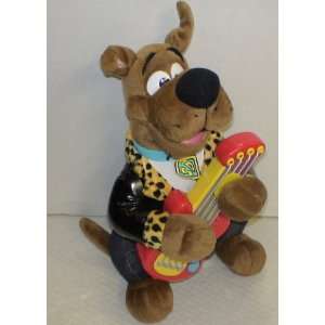  Scooby Doo Electronic Plush Doll W/guitar: Toys & Games