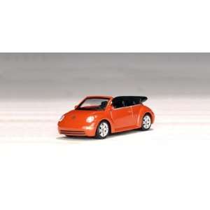   Volkswagen New Beetle Cabrio 2002   Sundown Orange Toys & Games