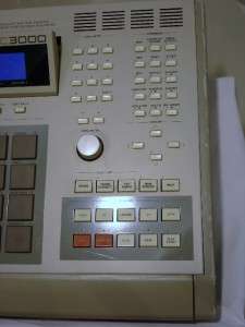 AKAI MPC 3000 MIDI PRODUCTION CENTER ROGER LINN 32MB NICE W/ CASE 