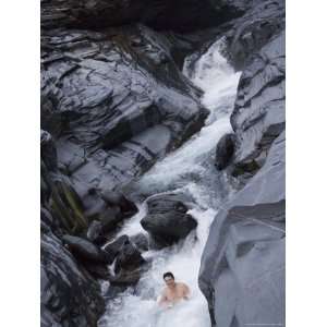 Enjoying Natural Hot River Water of Tona Hotspring Bath Resort, Maolin 