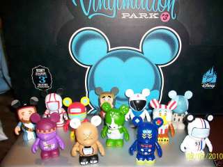 Disney Vinylmation Park 3 Collection With Chaser  