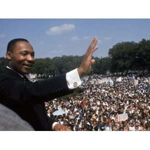  Dr. Martin Luther King Jr. Giving I Have a Dream Speech 