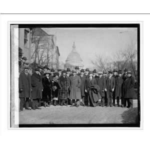    Historic Print (M) Spanish War Vets group, 2/14/23