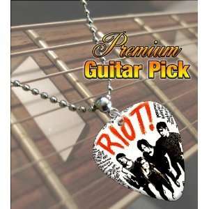  Paramore Riot! Premium Guitar Pick Necklace: Musical 