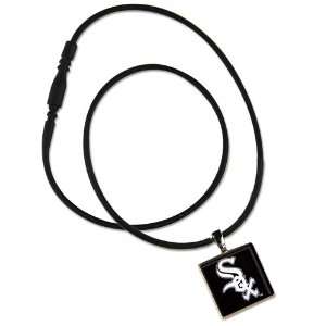    CHICAGO WHITE SOX OFFICIAL 18 MLB NECKLACE