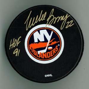  Mike Bossy Autographed Islanders Puck w/ HOF #3 Sports 