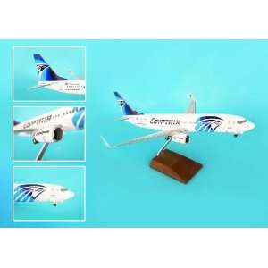  Skymarks Egyptair 737 800 1/100 W/WOOD Stand & Gear: Home 