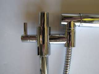 MODERN BRAND NEW PULL OUT KITCHEN FAUCET, CHROME FINISH  