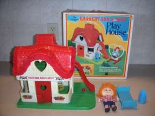 1970s RAGGEDY ANN & ANDY KNICKERBOCKER PLAY HOUSE w BOX  