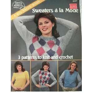   LA MODE   3 PATTERNS TO KNIT OR CROCHET Arts, Crafts & Sewing