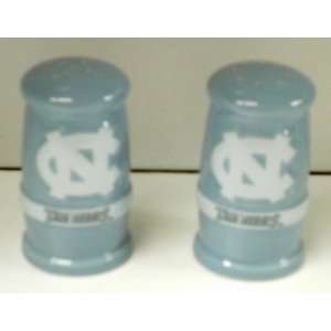 North Carolina Tar Heels Ceramic Salt & Pepper Shakers **:  