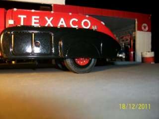 TEXACO TRUCK 1939 CUSTOM DODGE AIRFLOW BANK ERTL Collectors Series 