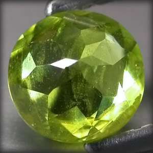 80CT. NATURAL UNHEATED ROUND MULTI COLOR GREEN SPHENE  