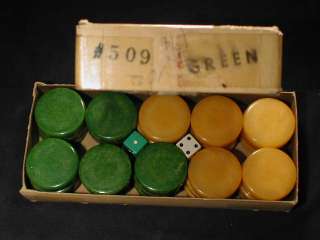   Backgammon Bakelite Chips Green & Gold + Dice in Box #509   N/R  